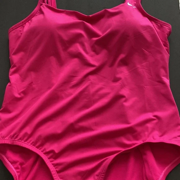 Nike Essential Solid U Back One Piece Pink Swimsuit - Picture 7 of 10
